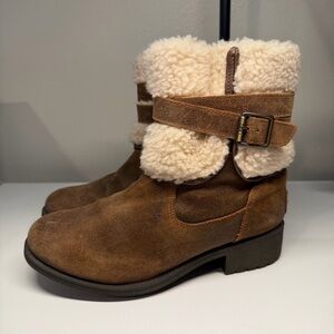 UGG Women's Size 7 Blayre III Boot 1095153 Brown Leather Shearling Buckle Moto